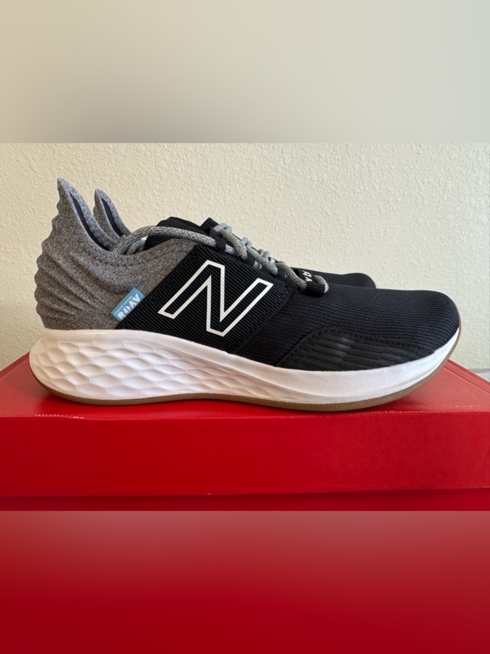 New Balance Fresh Foam Roav Running Shoes, Size 6.5 Youth/ 8 Women’s. Brand New